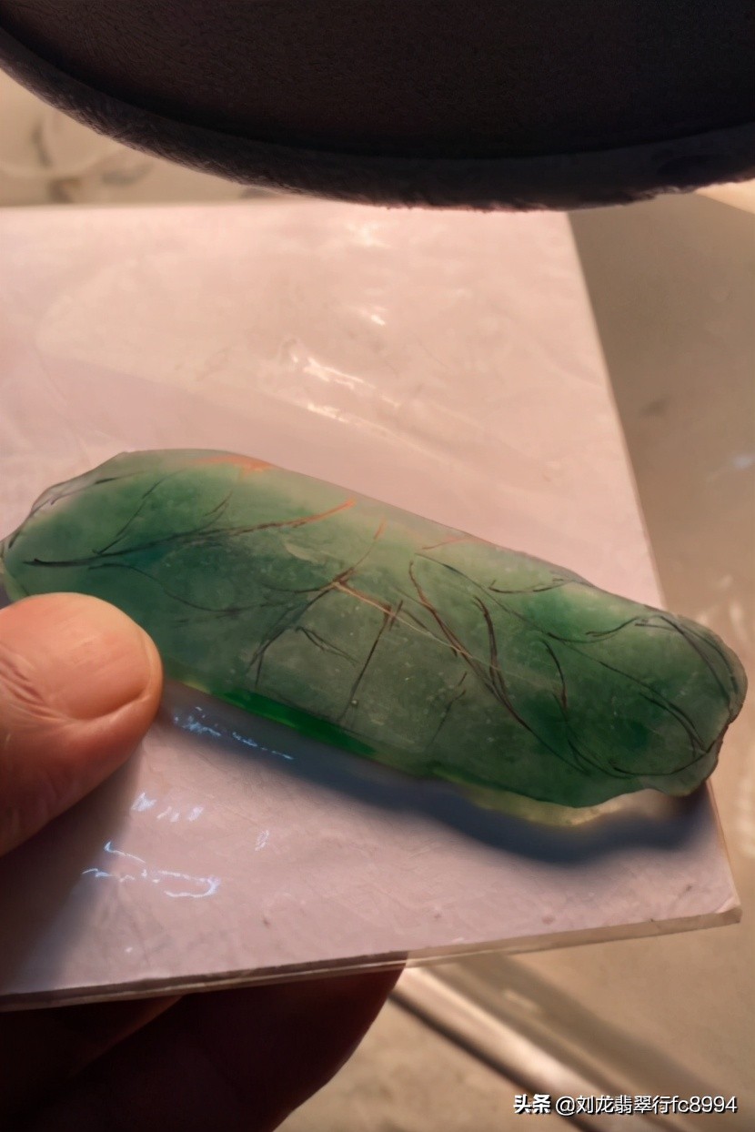 打破常规的设计,另类的翡翠仿真叶子,不一样的成品效果