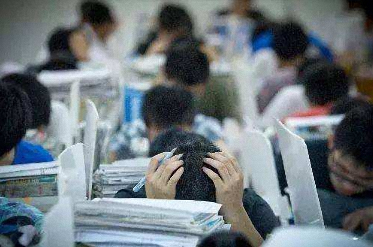 怎样缓解高考孩子的焦虑情绪,高考临近考试焦虑如何缓解