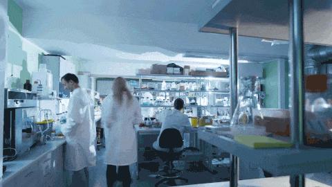 你的眼膜上白名单了吗？