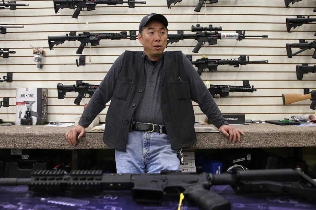 亚裔力量觉醒,美国亚裔疯狂买枪