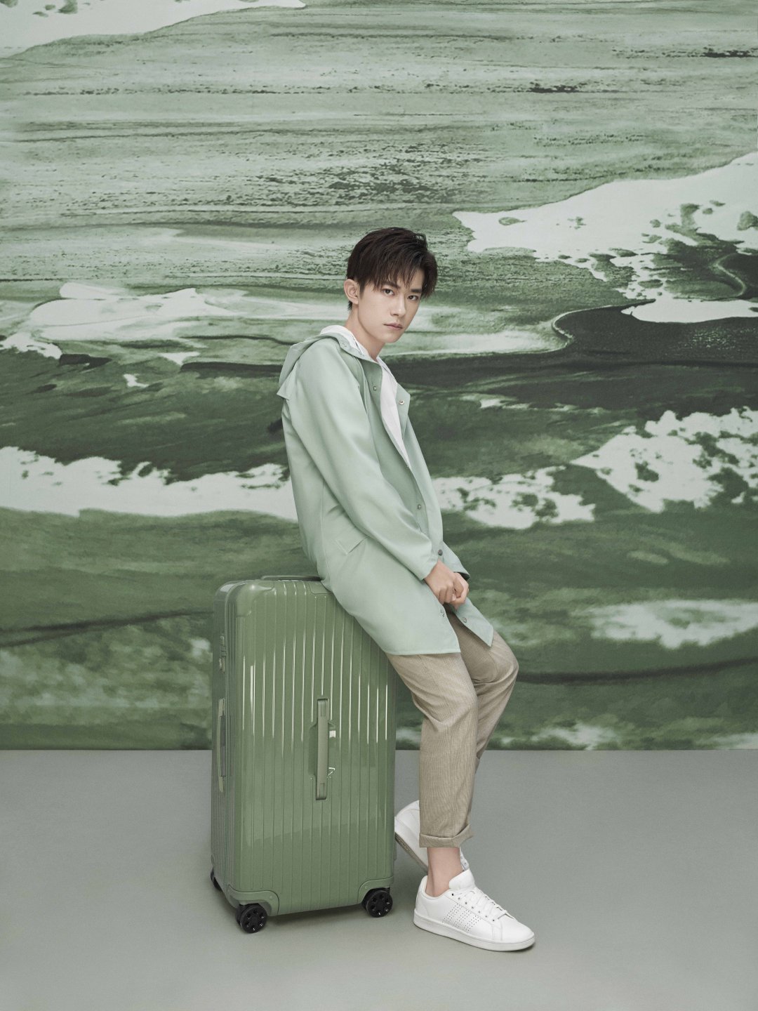 李宁新代言人易烊千玺官宣了吗,日默瓦代言人易烊千玺