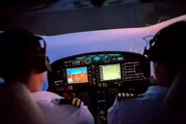 在空中游览中国,在空中看东方明珠的地方