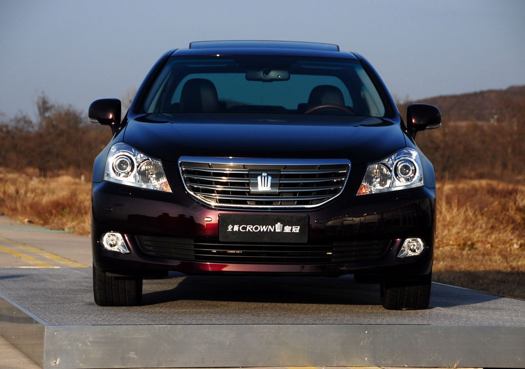 一代经典终于落幕丰田皇冠,一代经典丰田皇冠落下帷幕