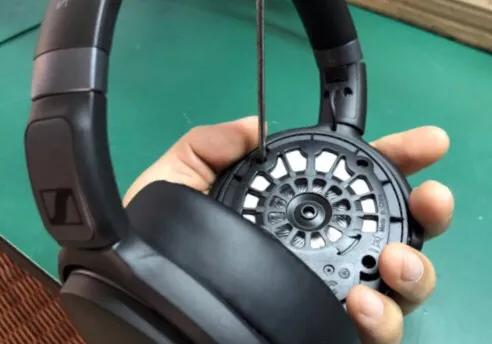 森海塞尔hd4.50btnc如何拆开,森海塞尔hd4.40bt耳罩掉皮