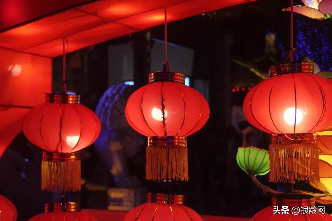 元宵故事诵读,元宵看花灯的故事