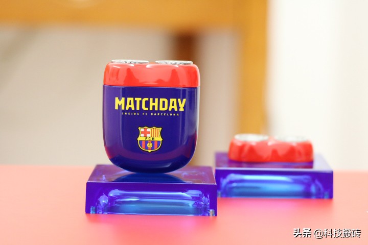 巴萨联名款剃须刀，日本刀头+德国材质打造，价值超过它的价格