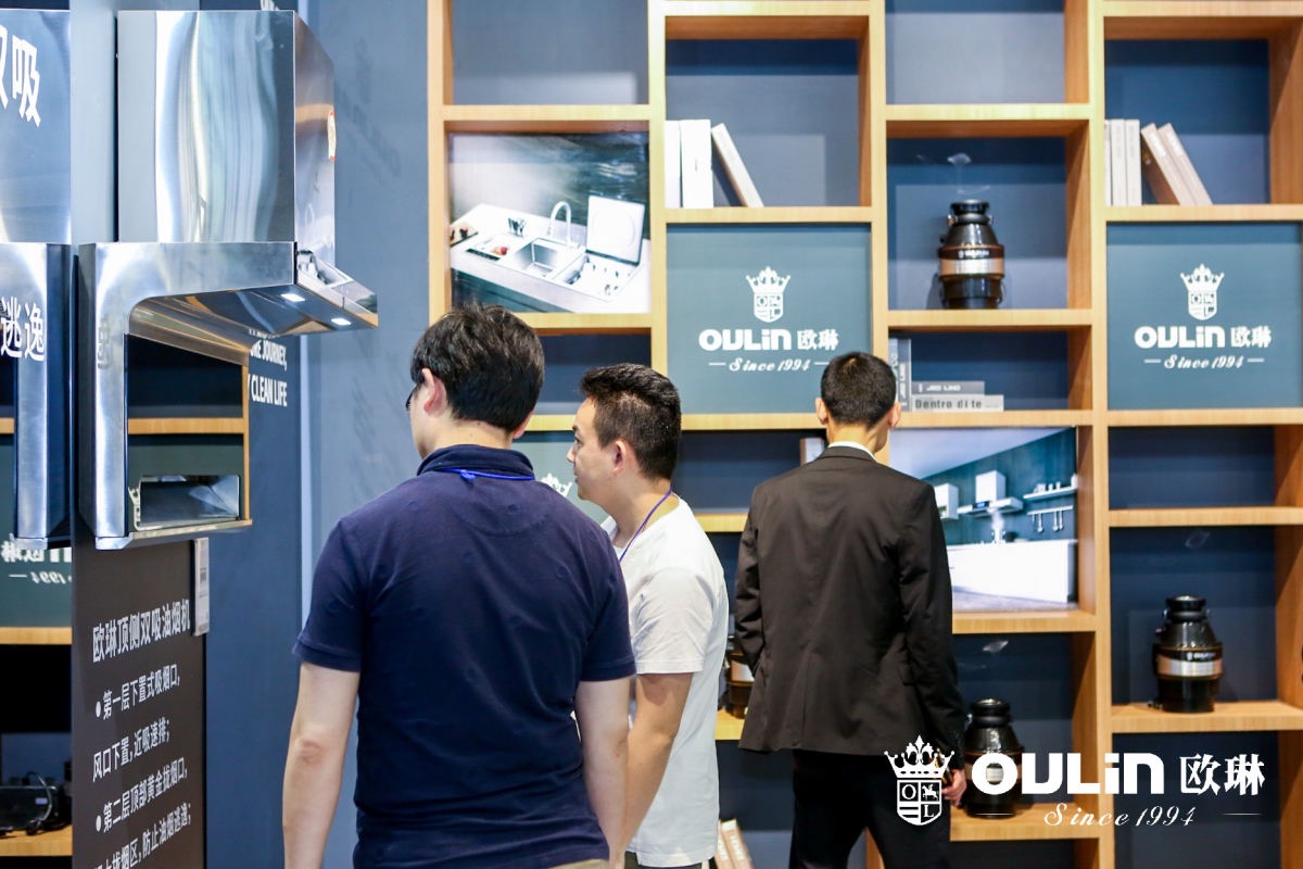 欧琳携“魔净厨房”新产品、“全能空间定制”新理念，闪耀厨卫展