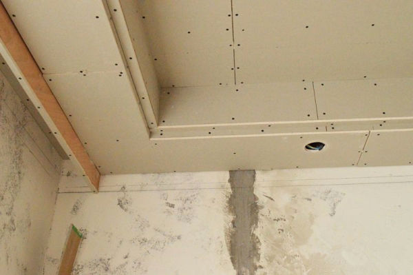 客厅装修完灯不居中怎么补救,客厅灯没选好怎么补救