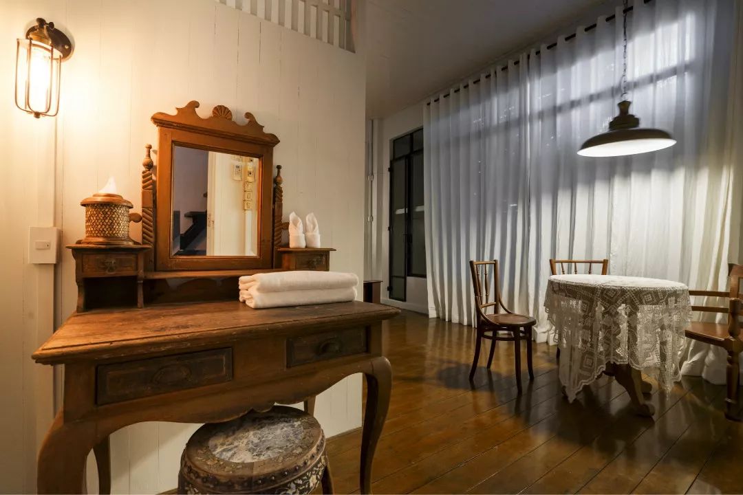 曼谷|居民区的典藏民宿，花样是真的多