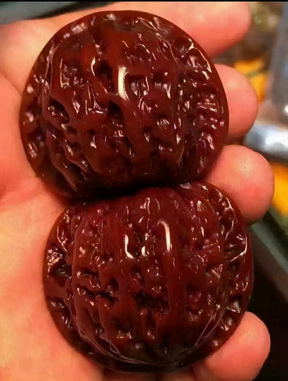 刚买的新文玩核桃要不要上油,文玩核桃盘刷时需要上油吗