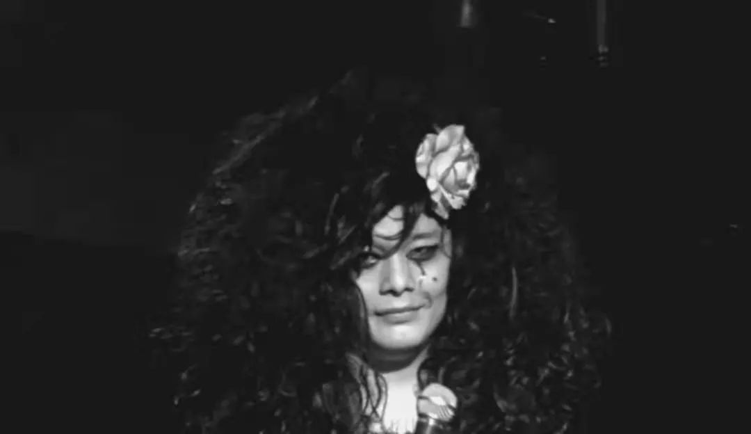 42岁自杀的他,凭什么如此另类?