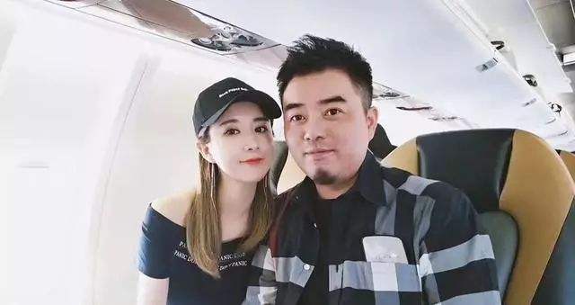 神奇的李佳琦:5分钟卖1.5万支口红,大败马云,连章子怡也心动