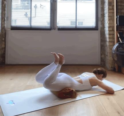 大腿内侧肉多又松弛？1套动作帮你解决难看的大腿“拜拜肉”