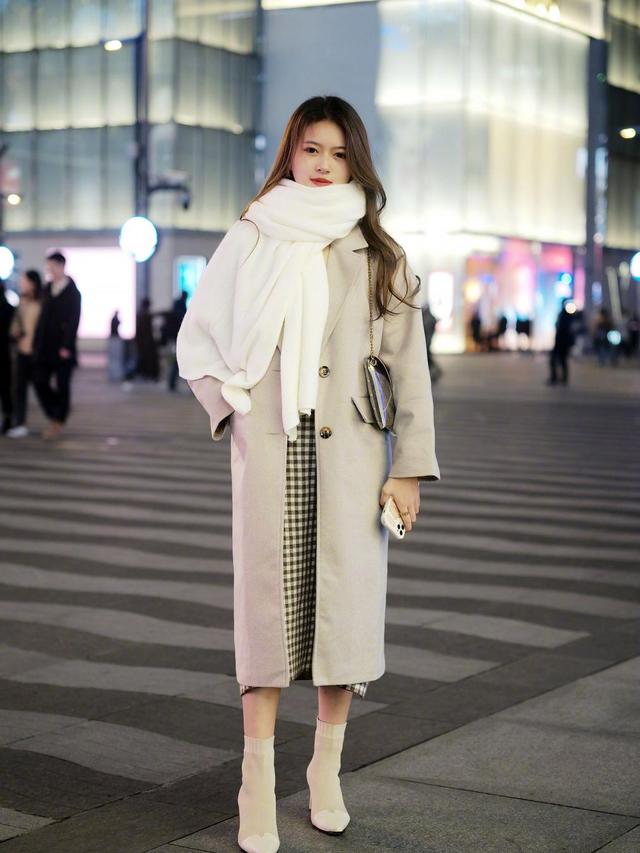 秋冬连衣裙40岁减龄又气质,秋冬大衣裙子穿搭女