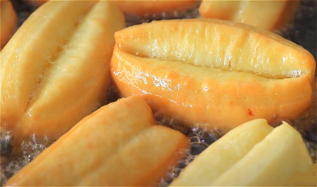 自己炸油条，加泡打粉没有必要！学会这个配方，香酥蓬松又健康