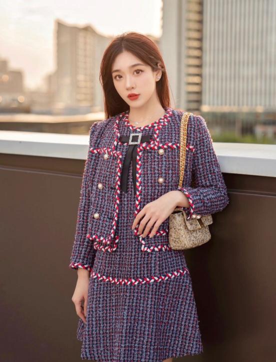没想到穿上服装也可以这么美,白色套装这样穿美爆了