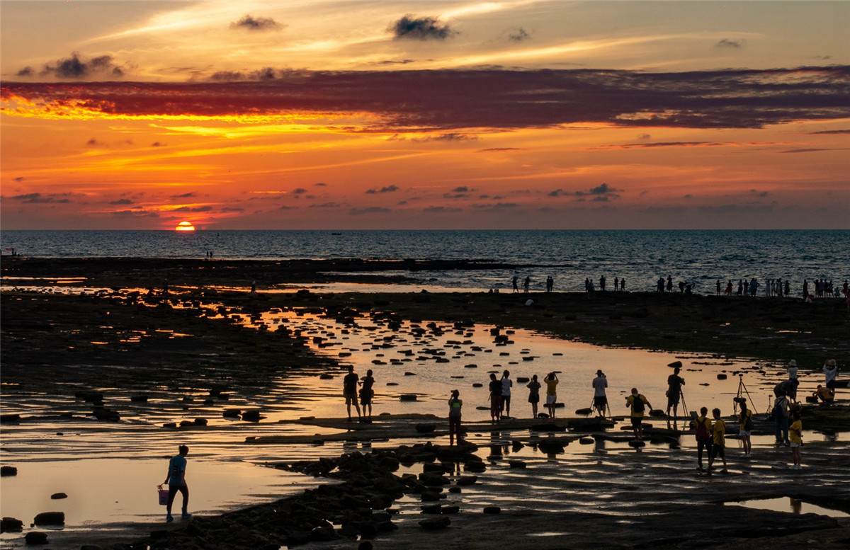 广西北海涠洲岛的火山岛介绍,涠洲岛是中国最年轻的火山岛吗