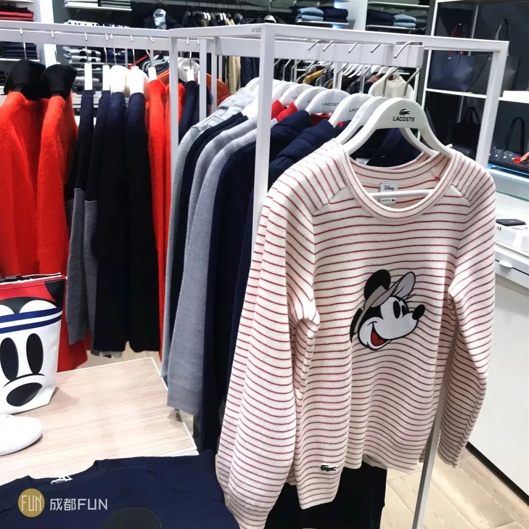 moschinohm合作款,hm和星际联名