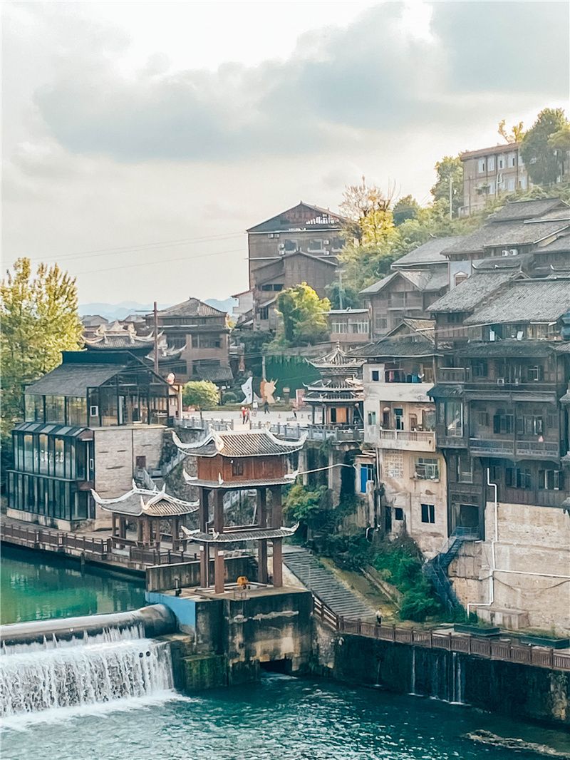 贵州除了千户苗寨还有其他玩的吗,贵州千户苗寨外的古镇
