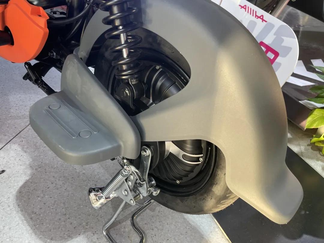 骑上小熊引擎迷你GO:2499,不烧骨油