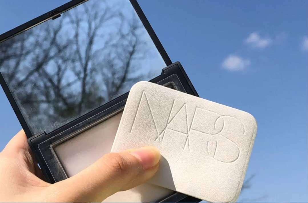 nars蜜粉修复,nars蜜粉饼油皮测评