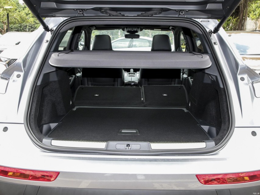 法系DS豪华SUV价格“跳水”！20.89W跌至16W，网友：奇骏不香吗？