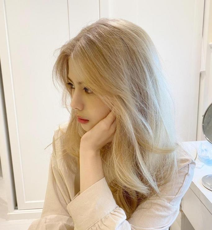 韩国比较流行的发色,韩国发色温柔显白不漂染