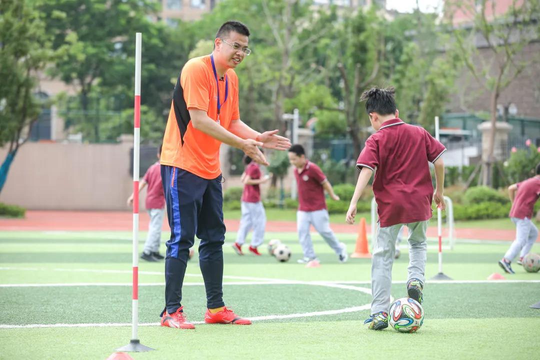 南京立贤小学成功举办南京市小学体育教学研讨活动