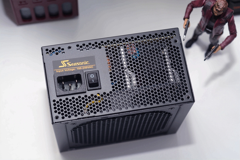 电脑的“心脏”不能马虎,换了新电源,谈谈高塔机箱走线