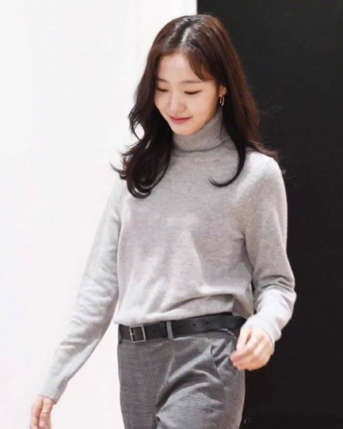 韩国美女银装,韩国金高银穿搭牛仔衬衫