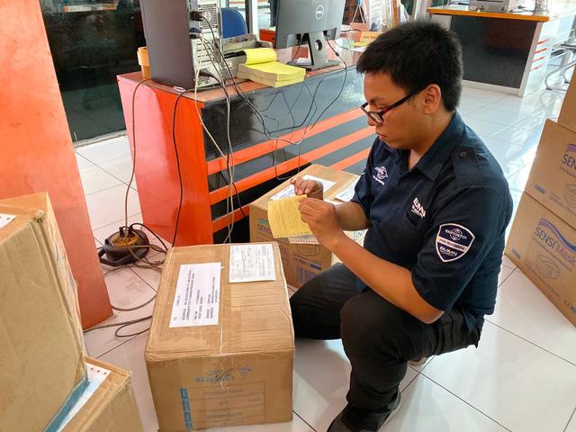 我在印尼买了260箱口罩寄回国