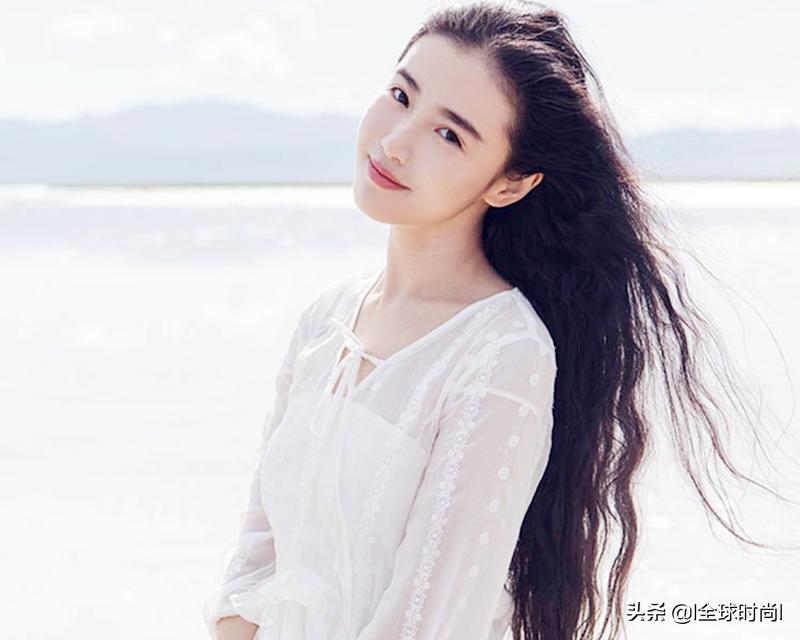 模特中国风妆容端庄大气,古典中国风水墨服装走秀