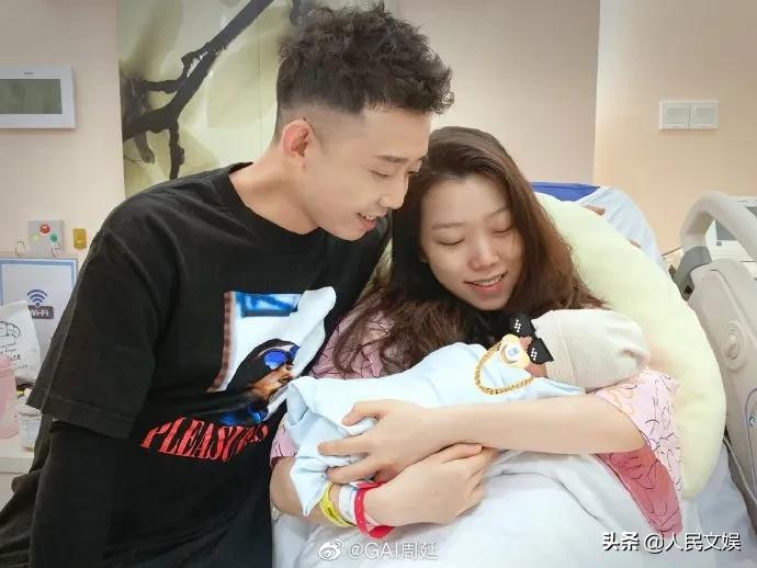 明星父爱催泪,男明星当爸的苦