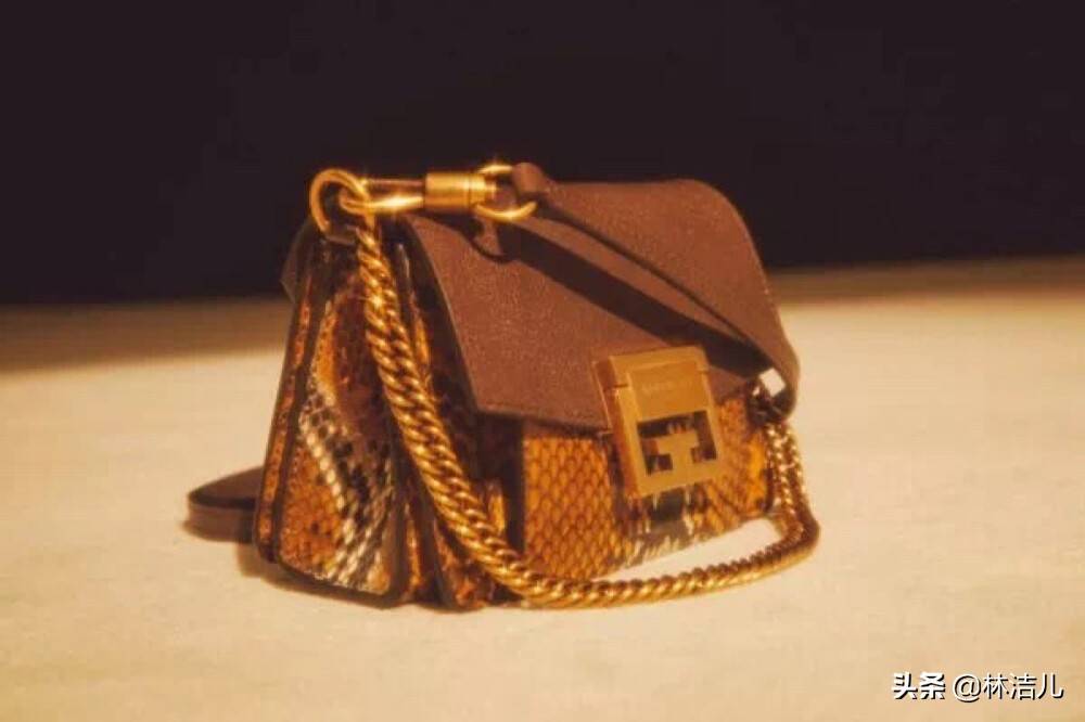 Givenchy创意总监即将卸任，她创造的这4款包包能让你时髦一辈子