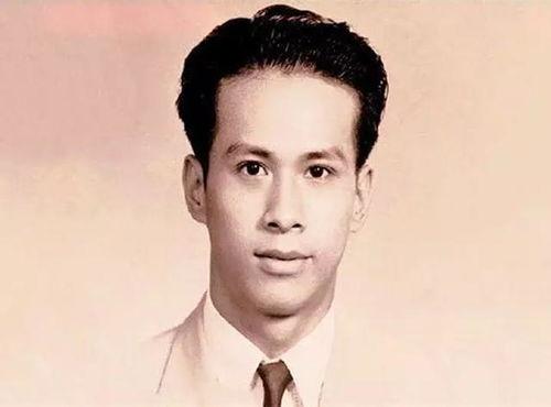 李嘉诚最终学历,李嘉诚15岁打工