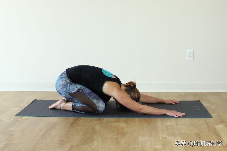 经期缓解腰背酸痛的瑜伽体式,缓解经期腰痛的瑜伽最佳动作