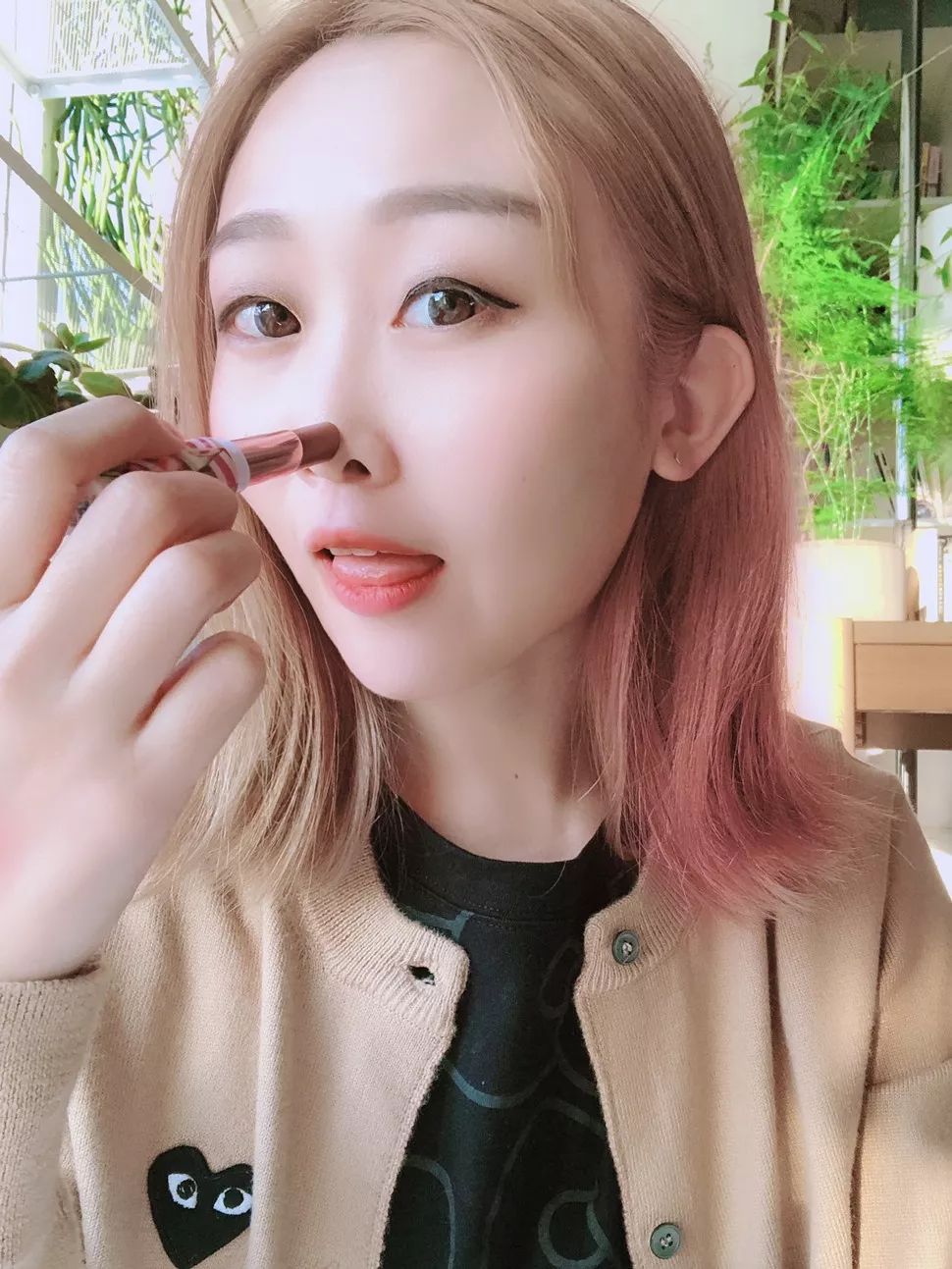 朋友圈精致生活却一地鸡毛,精致朋友圈背后的真实故事