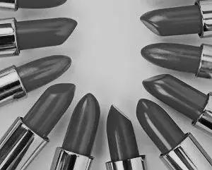 奕昇的烟瘾与秀平的口红