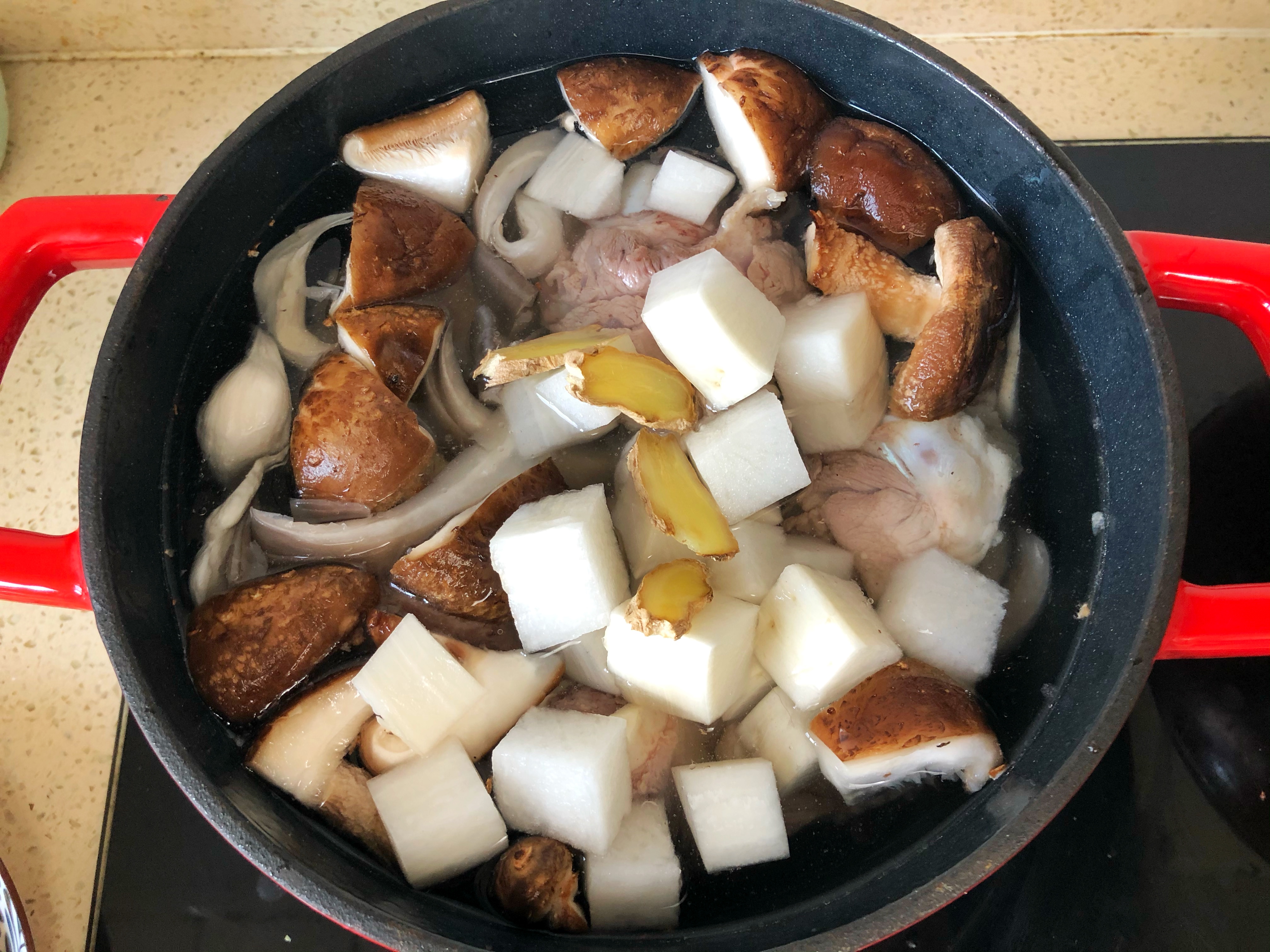 家庭熬骨头汤放什么调料,在家熬骨头汤