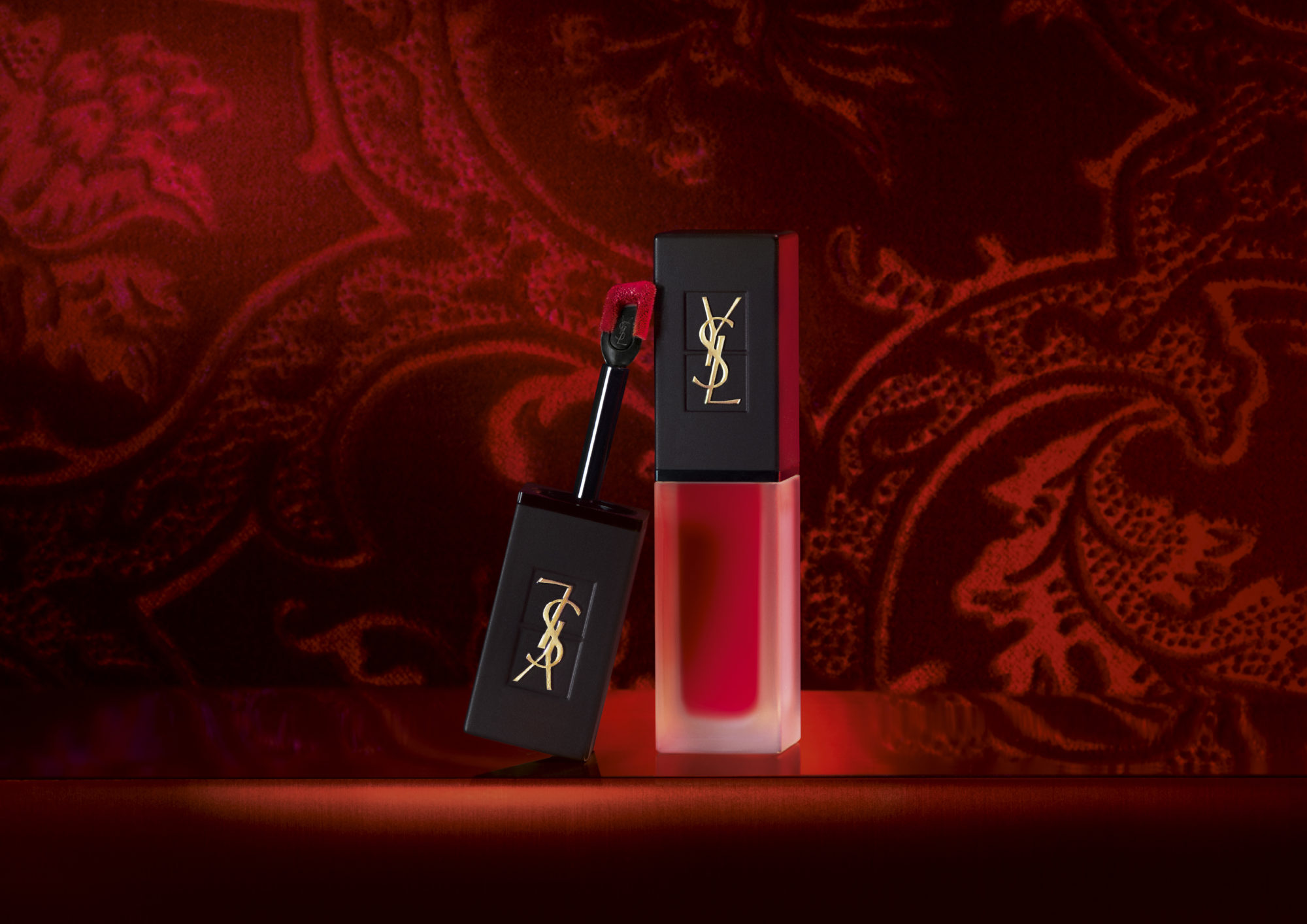 以爱为名的偷心唇色：如丝绒般柔滑润泽，YSL全新「雪绒唇釉」