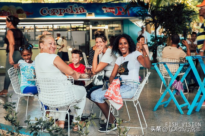 抽着雪茄的古巴大爷图片,mojito承载古巴人的微醺与浪漫