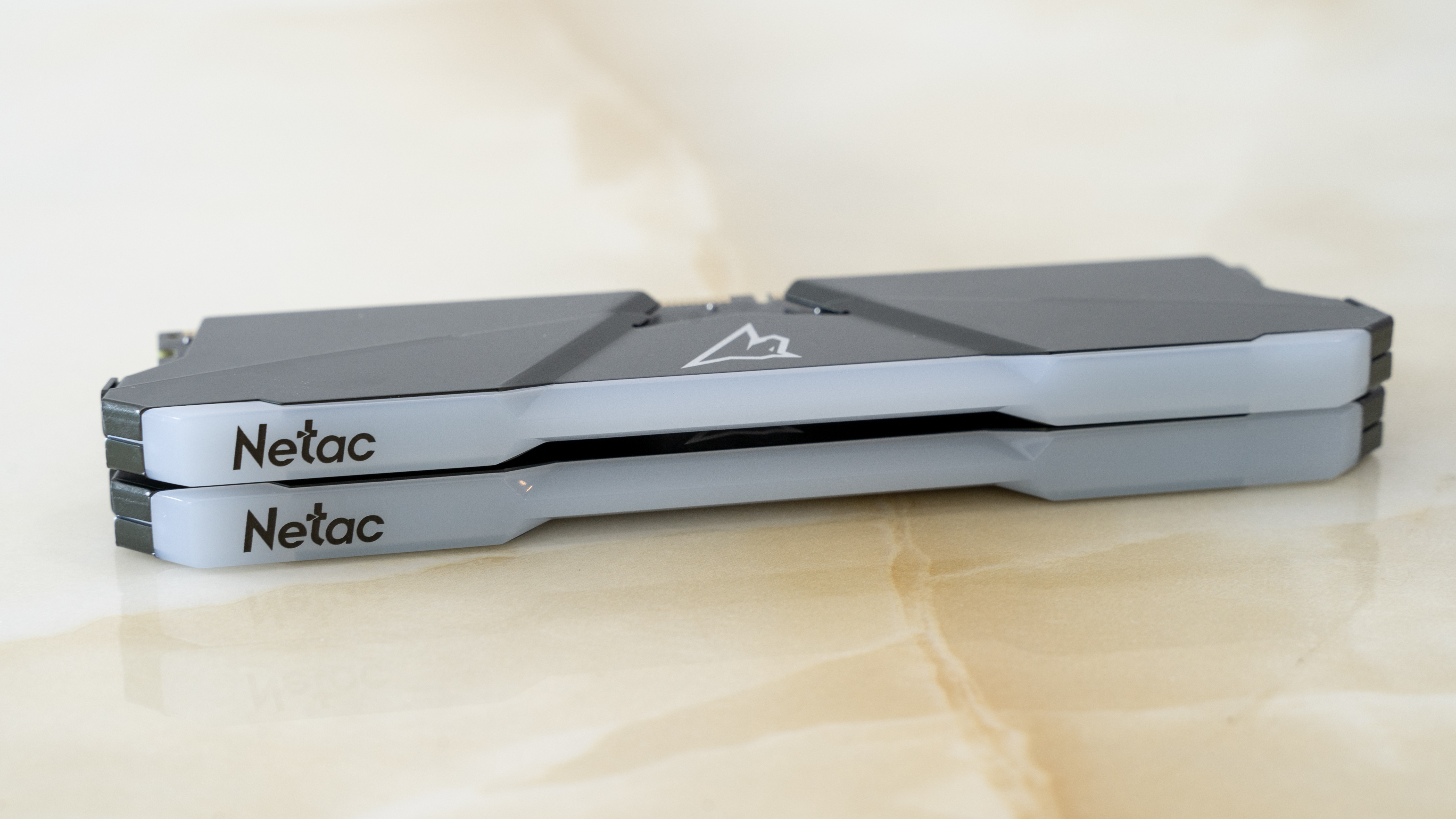 朗科绝影3200,朗科越影ddr4-320016gb内存评测