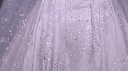 黎巴嫩爆炸发生后，巩俐章子怡的挚爱无声落泪……