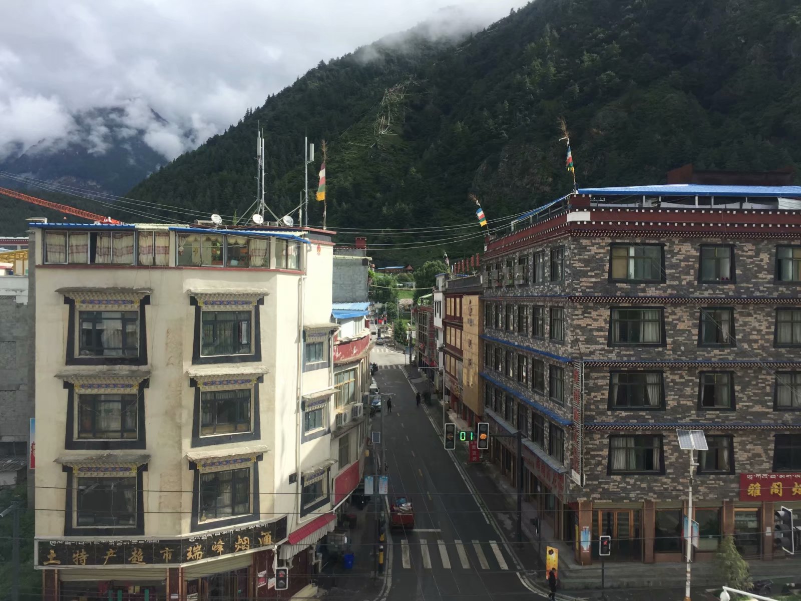 吉隆口岸旅游攻略,西藏吉隆自驾游攻略