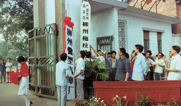 央视新闻联播比亚迪口罩,五菱口罩上央视新闻联播