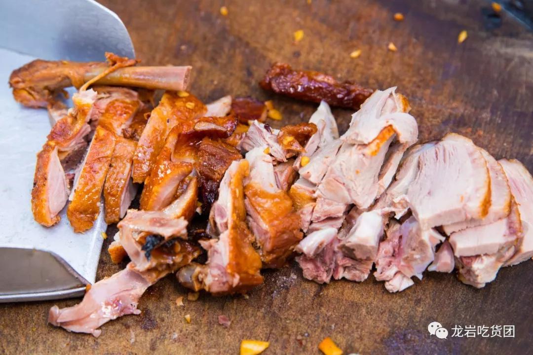 重庆渝北龙兴广场附近购物商场,前方到站工贸