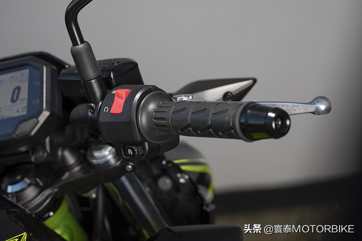新2020款川崎z650什么时候上市,川崎ninja650和z650比较油箱大小