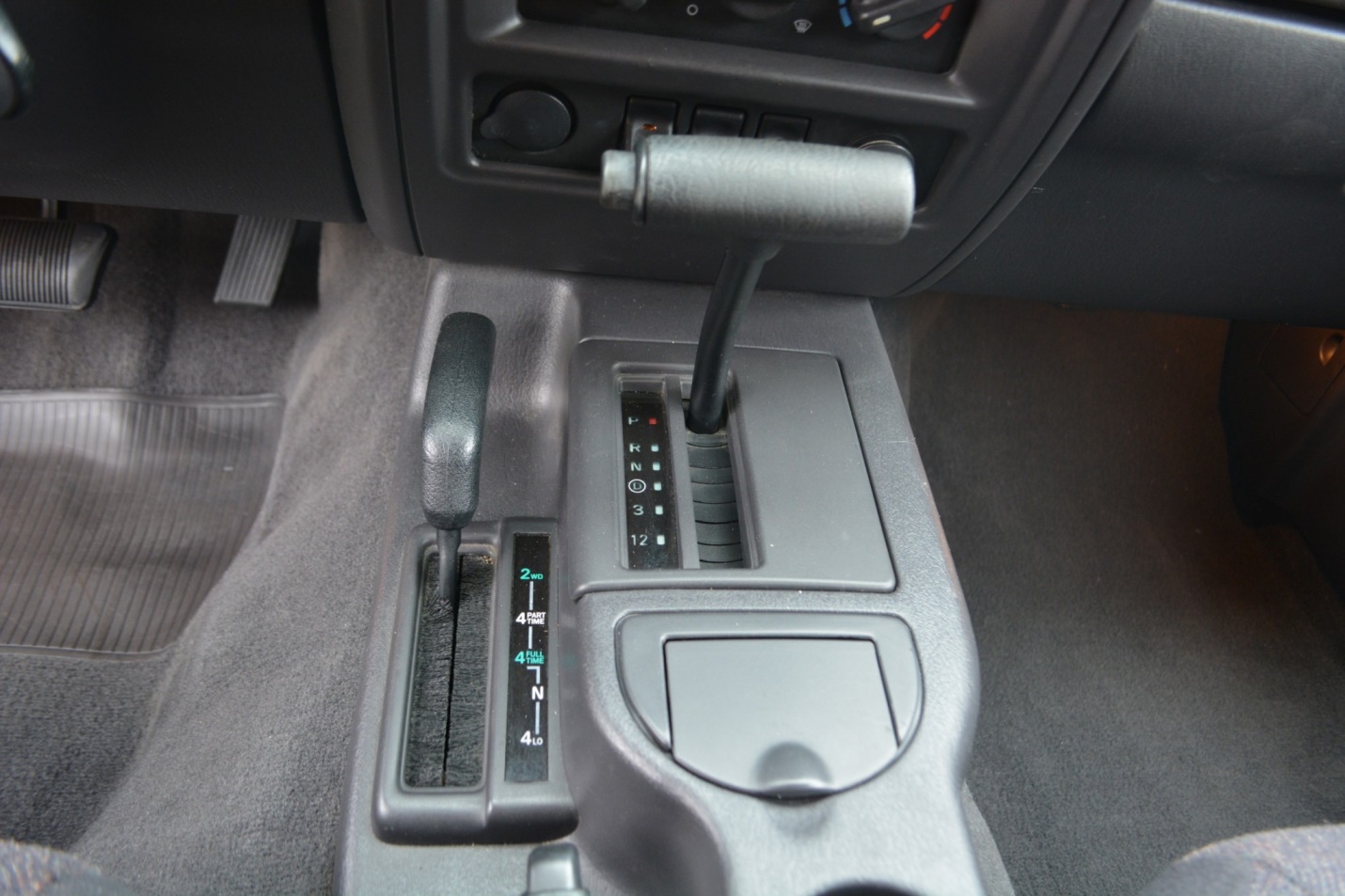 最后一批老款切诺基,19年jeep大切诺基保值率