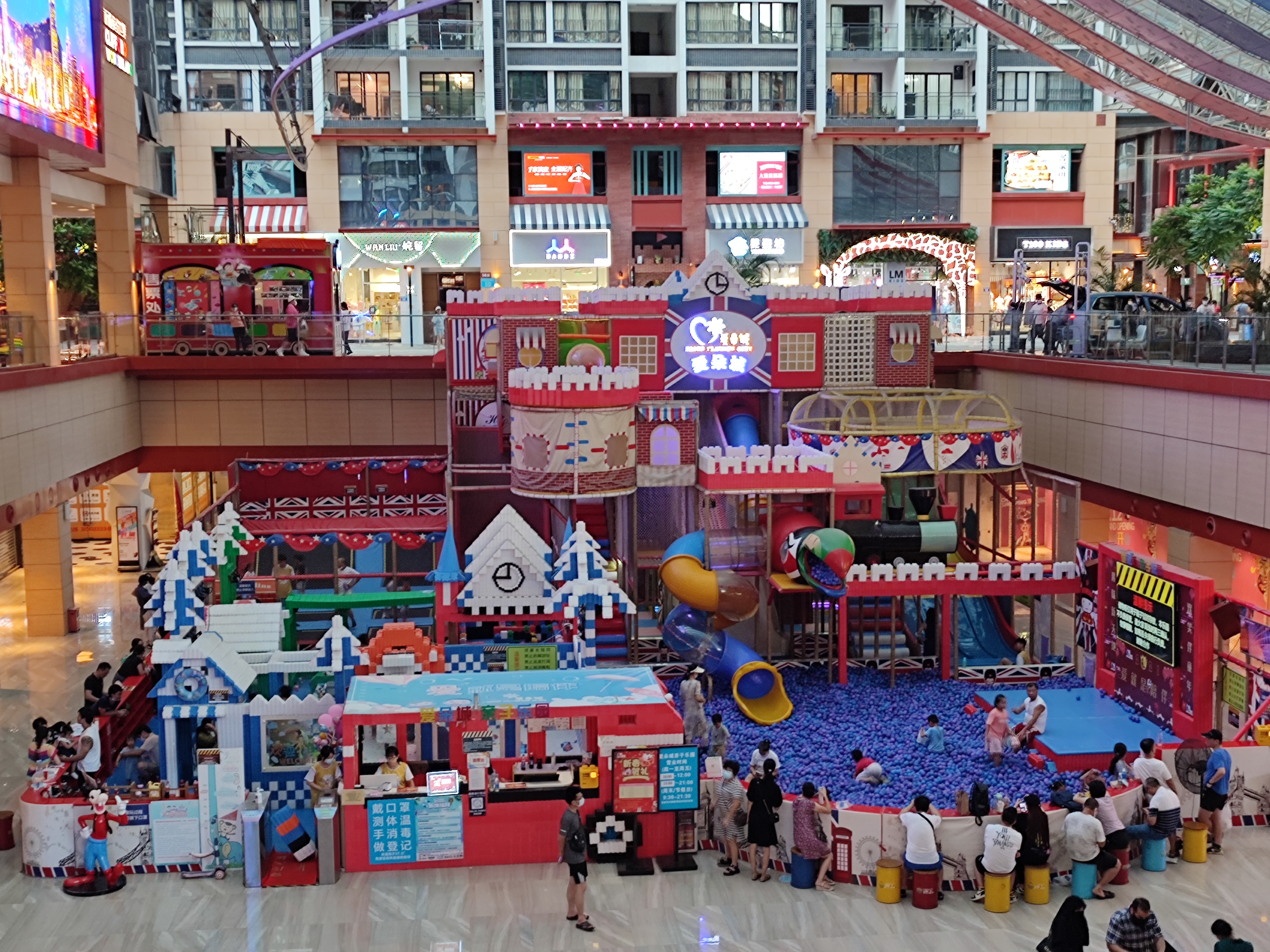 开一家儿童乐园的投入成本与回报