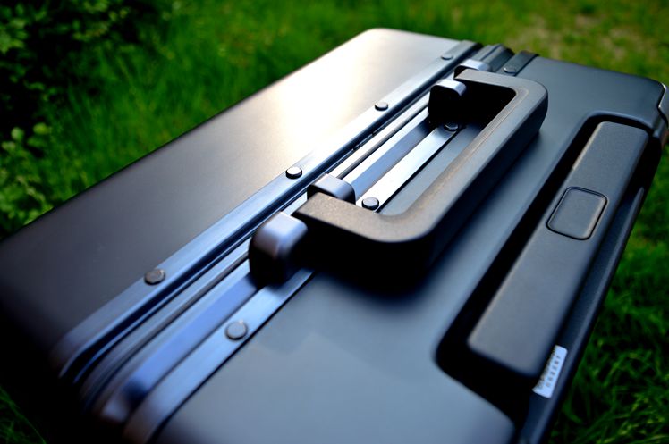 又要值乘了,放下背包拎起皮箱,地平线8号拉杆箱体验